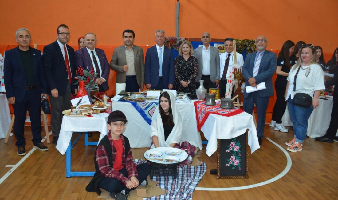 Bursa'da Macide Gazioğlu Kükürtlü Ortaokulu tarafından Teknoloji ve Tasarım öğretmeni