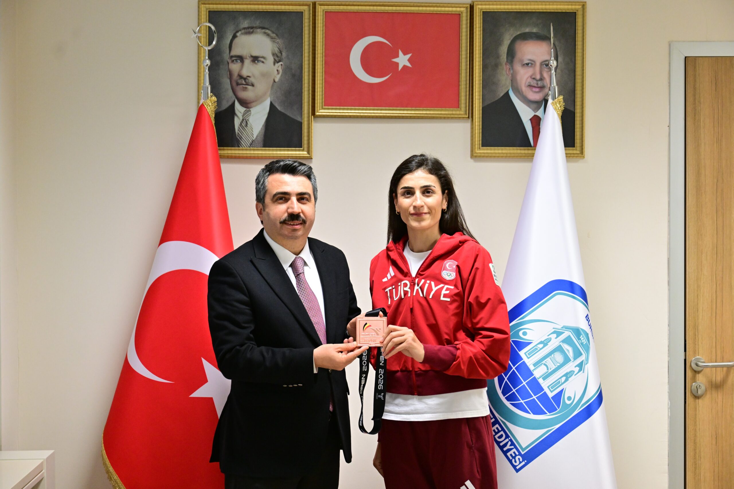 Bursa'da Yıldırım Belediyesi, spora ve sporculara verdiği desteğin karşılığını ulusal