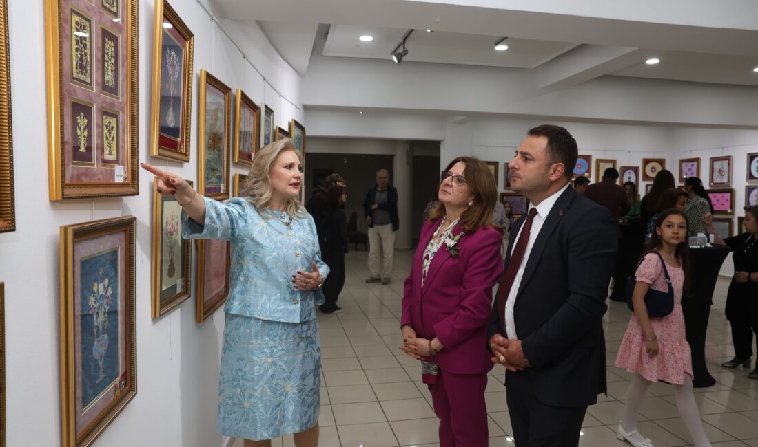 Nilüfer Sanat Atölyeleri’nin üretimlerinden oluşan Kaat-ı ve Ebru Sergisi açıldı.