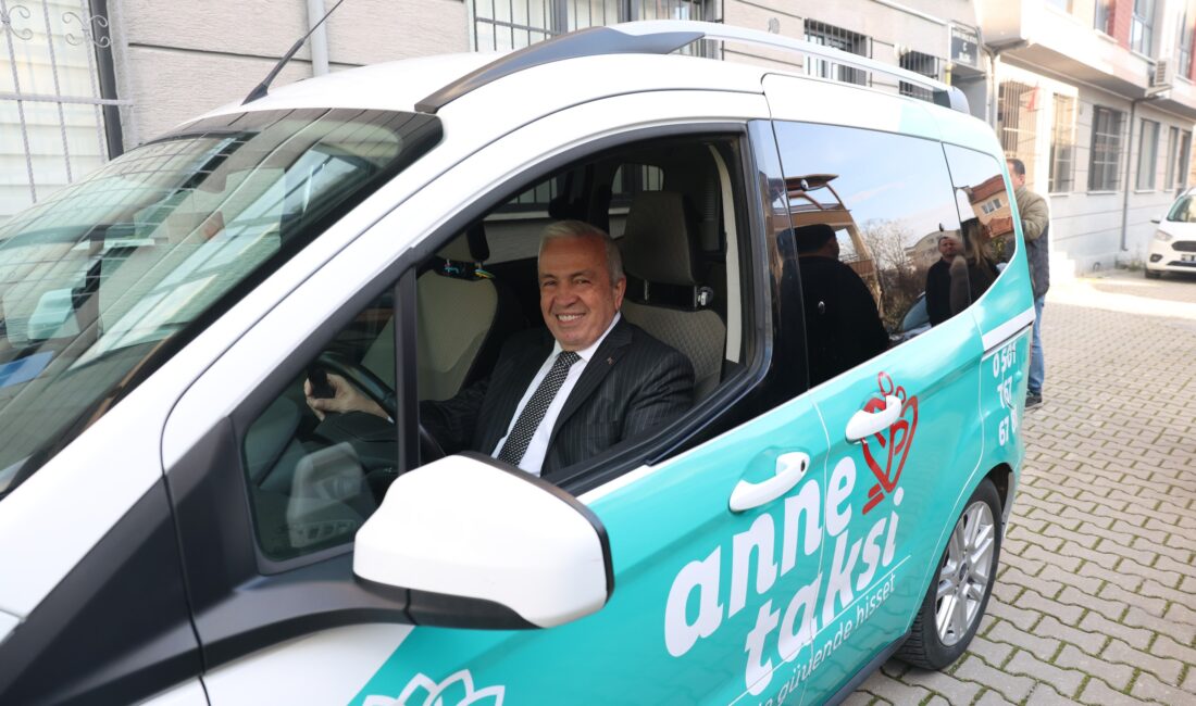 Hamile ve çocuklu kadınların hayatını kolaylaştıran "Anne Taksi" uygulamasında araç