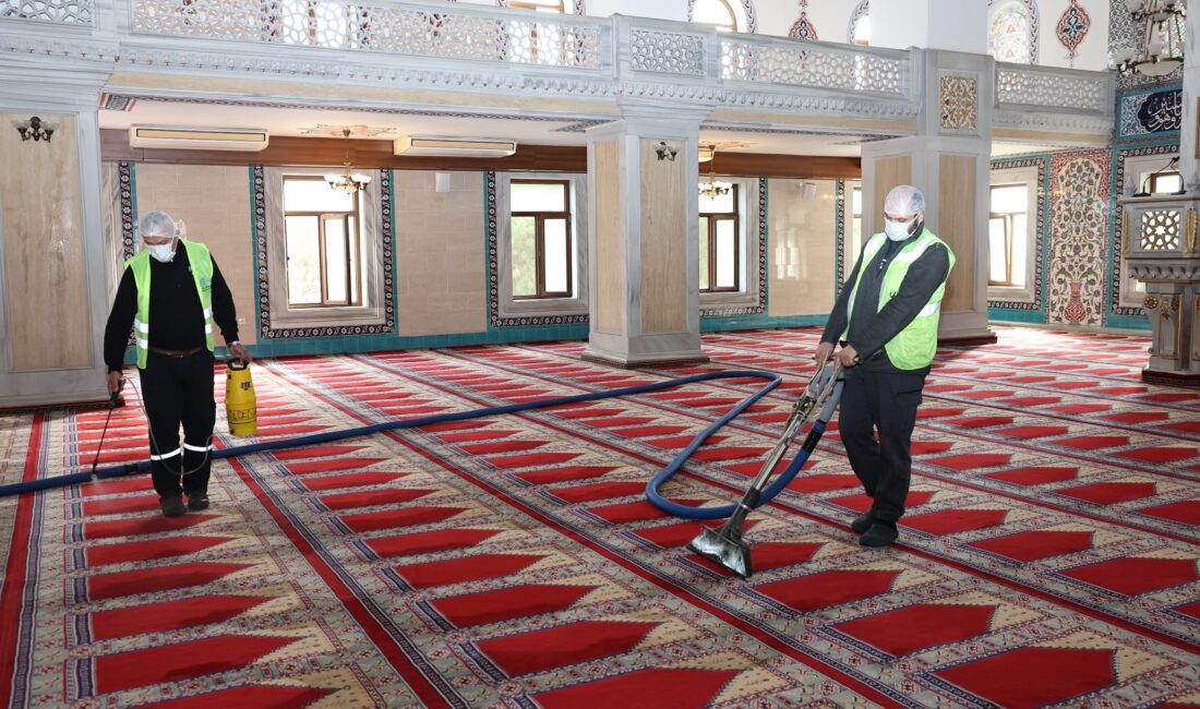 Nilüfer Belediyesi, 2003 yılından bu yana sürdürdüğü ibadethane temizliği çalışmalarına