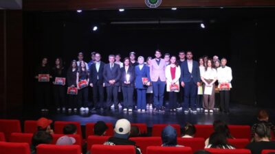 İnegöl Belediyesi’nin Milli Eğitim Müdürlüğü iş birliğinde düzenlediği 8. Genç