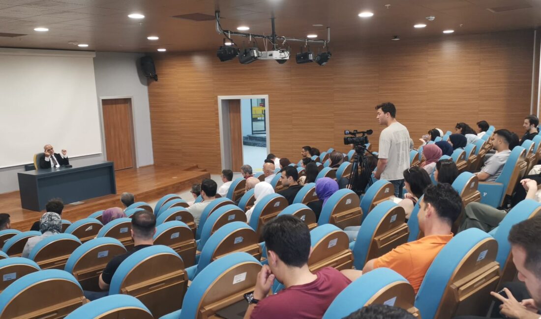 Bursa Uludağ Üniversitesi (BUÜ) kampüsünde hayata geçirilen "Uludağ Düşünce Buluşmaları"