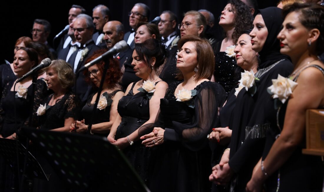 Bursa Büyükşehir Belediyesi, düzenlediği konser, tiyatro, sergi ve söyleşi gibi