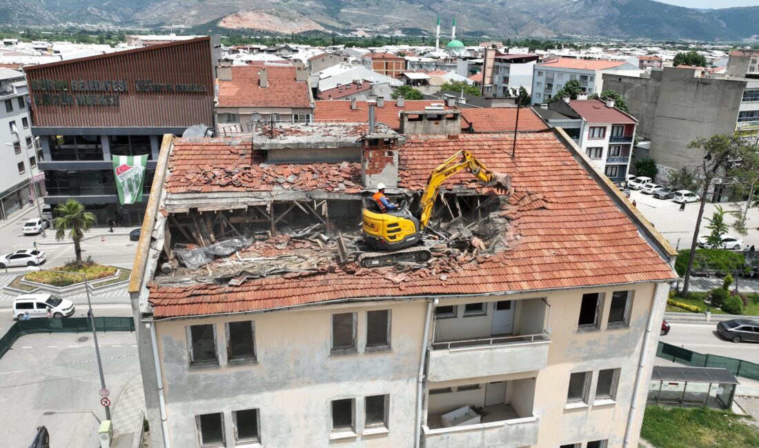 Gürsu'nun 30 yıllık hayali gerçek oluyor. Gürsu Kent Meydanı Projesi'nin