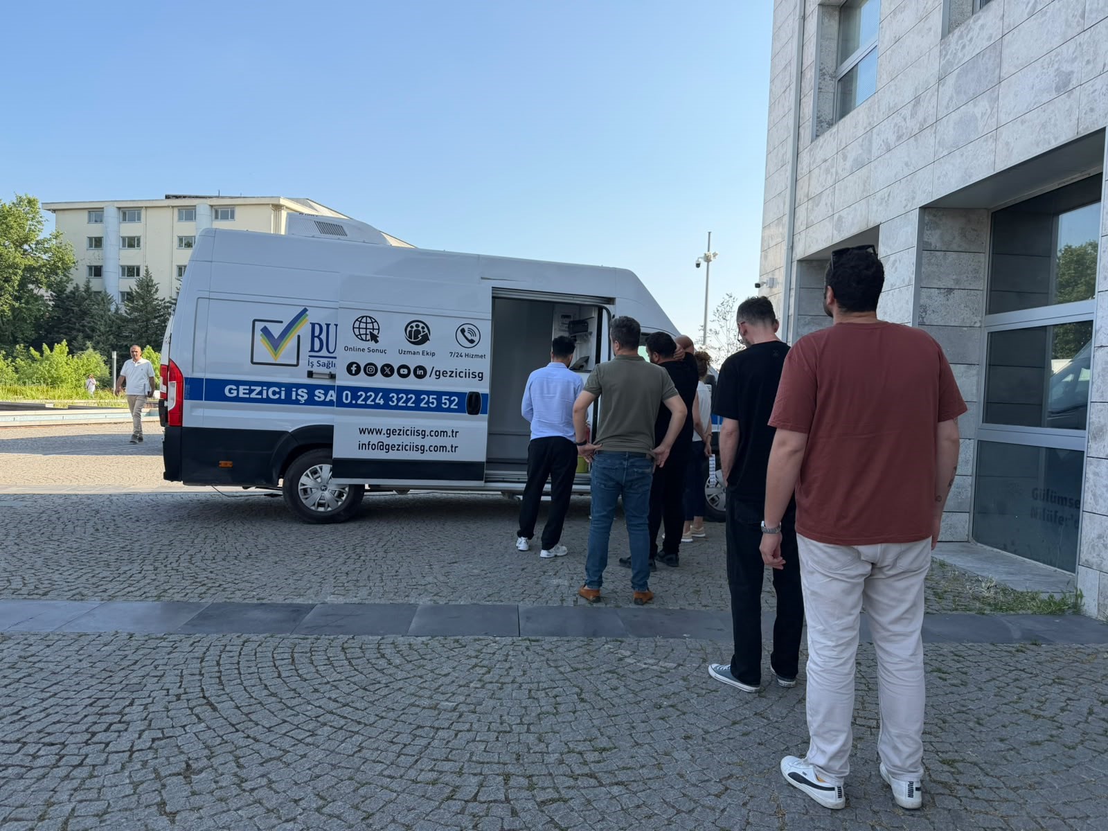 Nilüfer Belediyesi, çalışanlarının sağlığını korumak ve güvenli bir çalışma ortamı