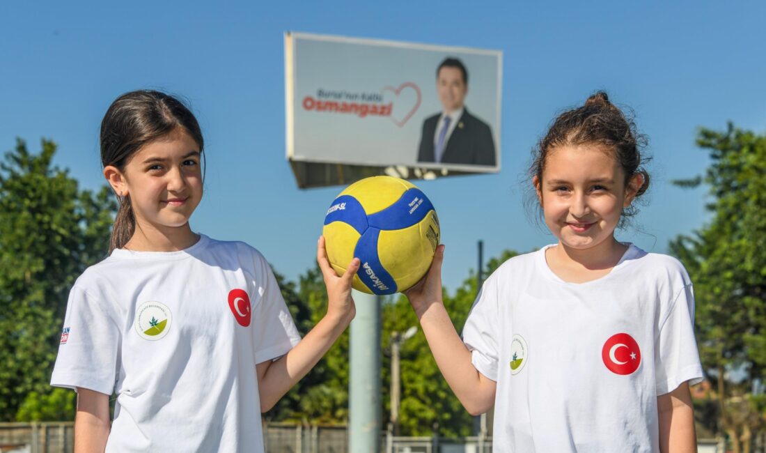 Osmangazi Belediyesi’nin bu yıl ikinci kez düzenlediği Mini Voleybol Şenliği,