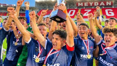 U18 Türkiye Şampiyonası'nda Bursa Orhangazi Futbol Kulübü, İstanbul Gazi Mahallesi