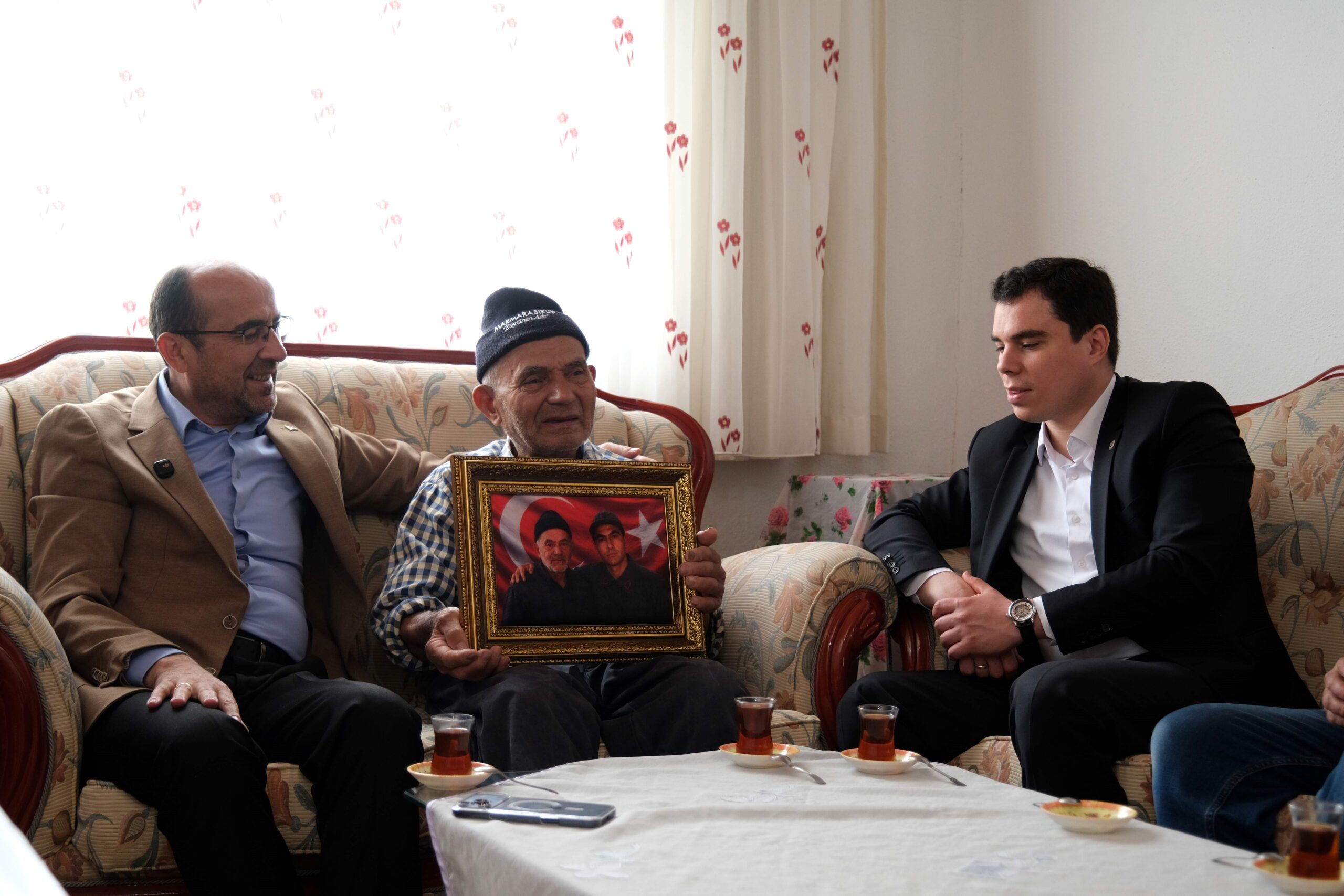 Orhaneli Kaymakamı Muhammed Furkan Tuna ve Orhaneli Belediye Başkanı Ali