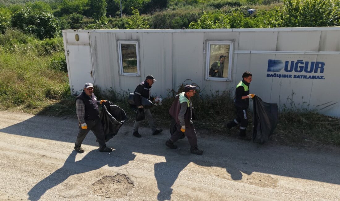 Gemlik Belediyesi Temizlik İşleri Müdürlüğü ekipleri, Kurban Bayramı’nın ardından ilçe