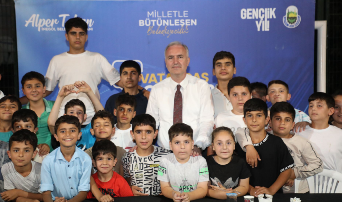 İnegöl Belediye Başkanı Alper Taban, mahalle buluşmaları kapsamında Ertuğrulgazi Mahallesi