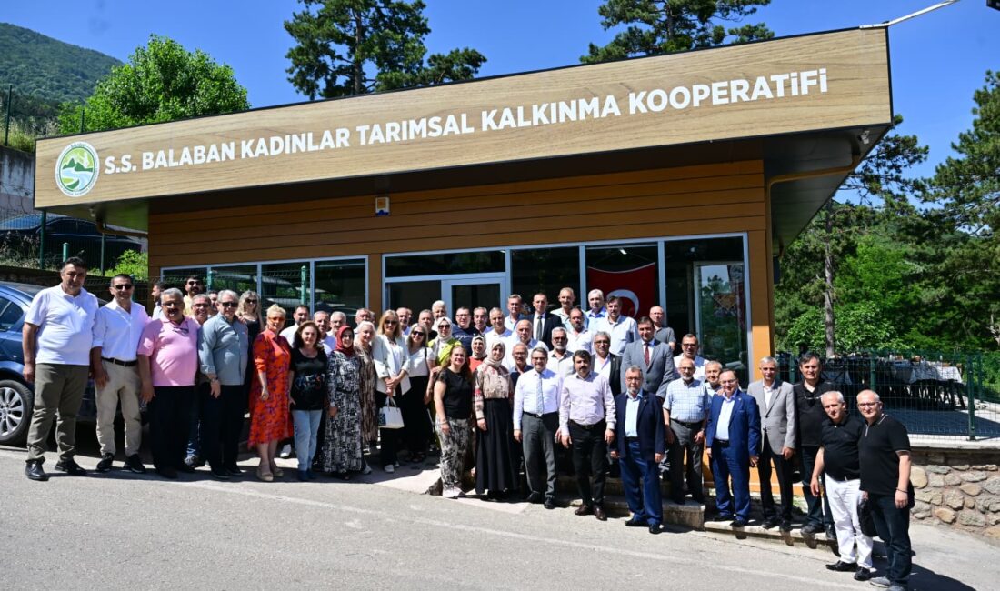 Yıldırım Belediye Başkanı Oktay Yılmaz, mahallelerin ihtiyaç ve taleplerini değerlendirmek
