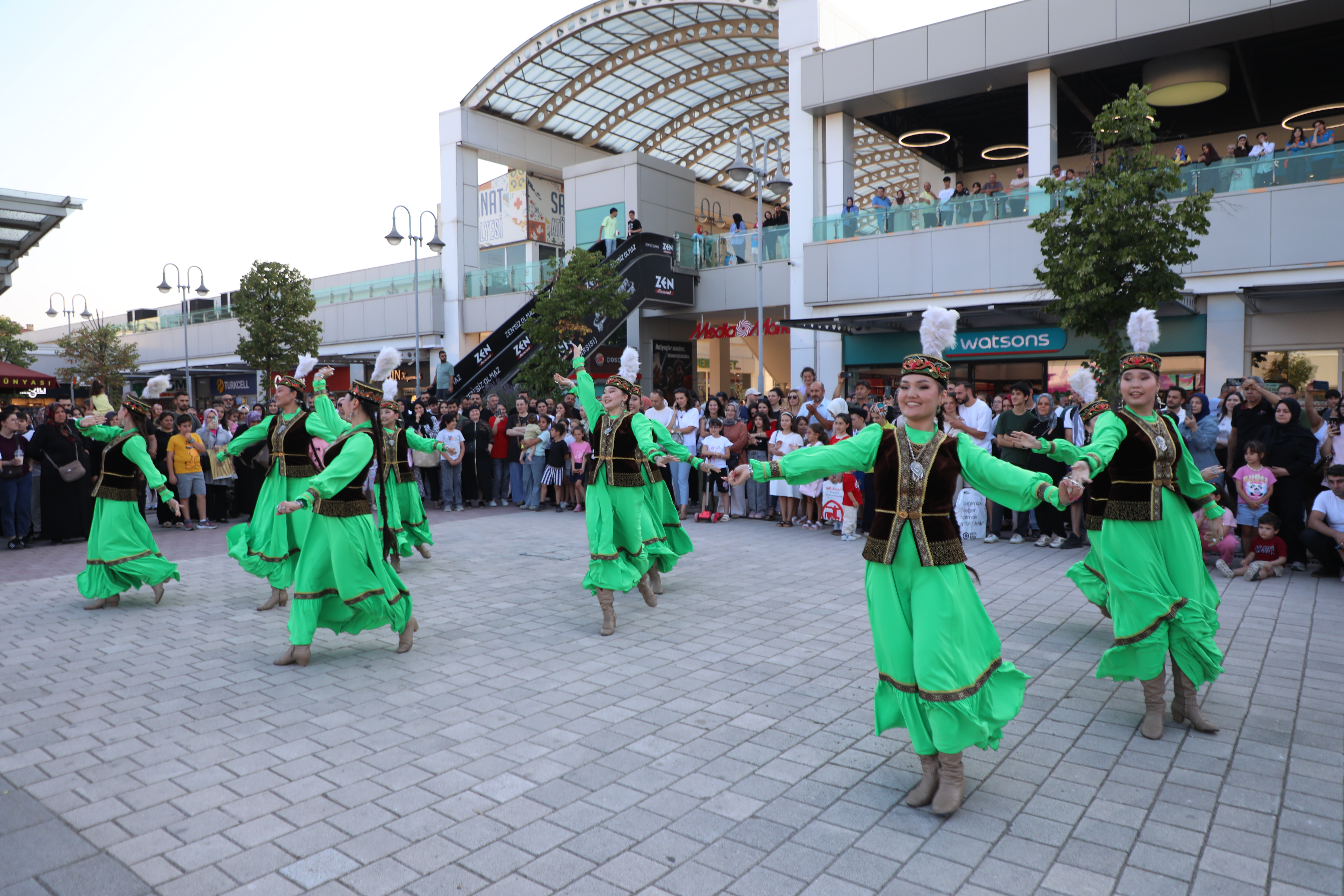  İnegöl Belediyesi’nin düzenlediği 39. Uluslararası Kültür Sanat Festivali, dış