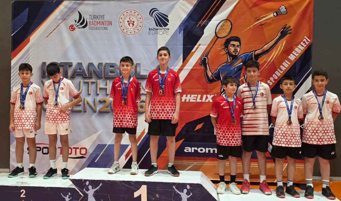  Bursa Büyükşehir Belediyespor Kulübü sporcuları, İstanbul Youth Open Badminton
