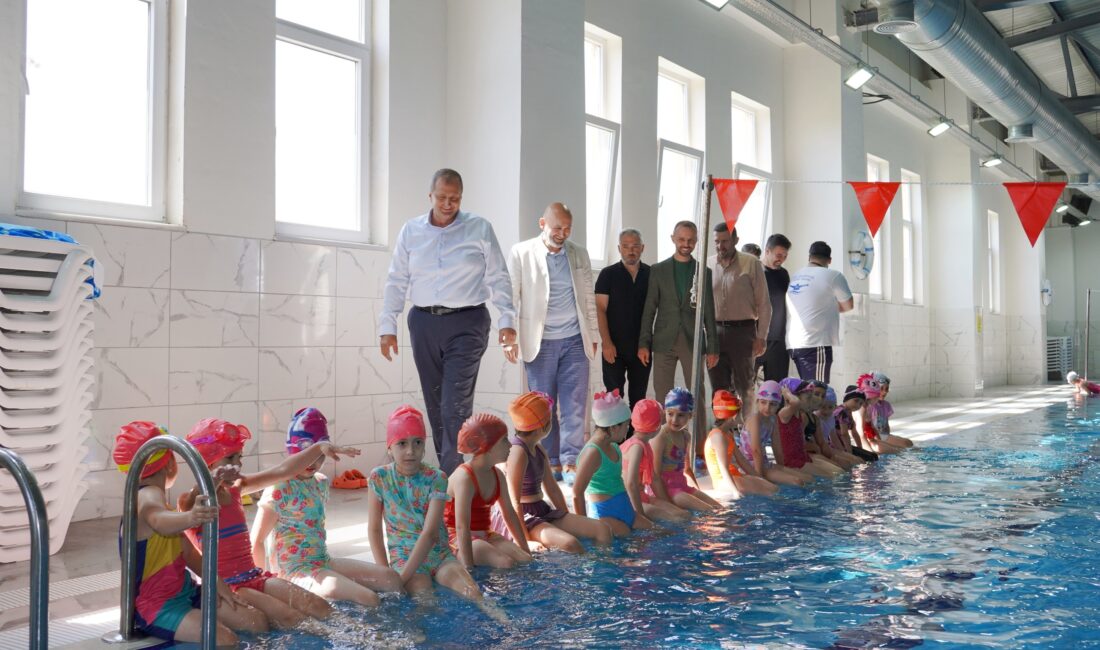 İznik Belediyesi tarafından Yarı Olimpik Yüzme Havuzu’nda düzenlenen 2026 Yaz