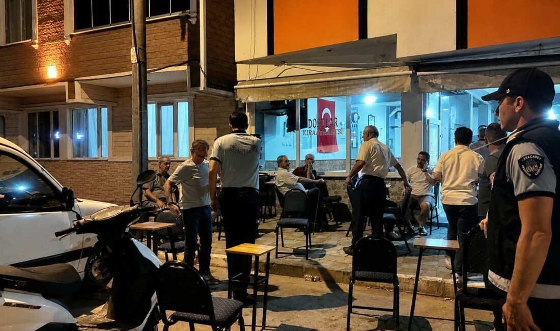 Karacabey Belediyesi Zabıta Müdürlüğü ekipleri, vatandaşların güvenli ve rahat ulaşımını
