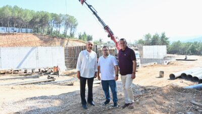 Bursa Büyükşehir Belediyesi tarafından Osmangazi ilçesinde yapımı sürdürülen 10 bin