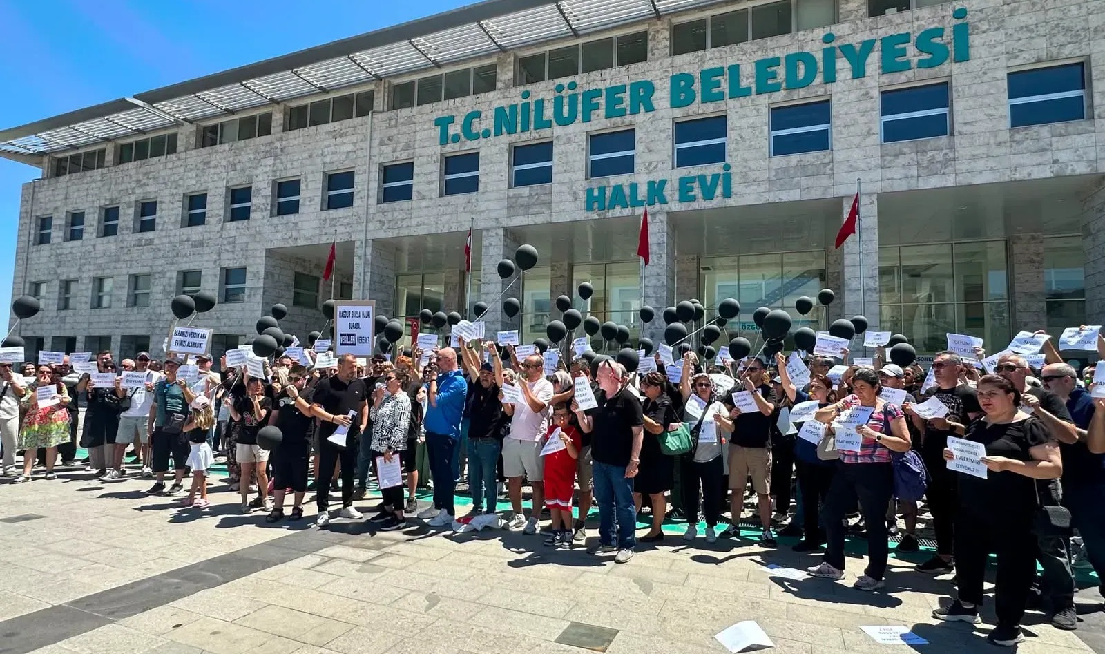 Bursa'da Atış Yapı'nın hayata geçirdiği konut projelerinden ev satın almalarına