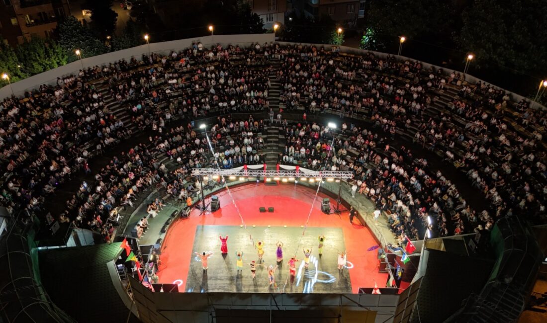 İnegöl Belediyesi’nin düzenlediği 39. Uluslararası Kültür Sanat Festivali, Pazar akşamı