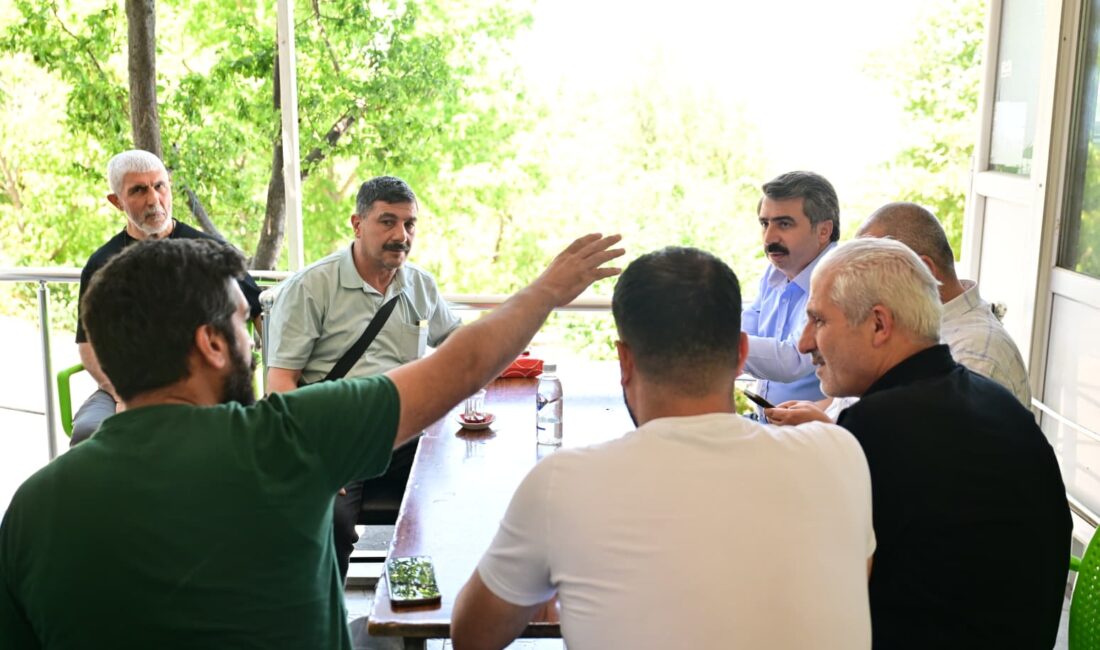 Yıldırım Belediye Başkanı Oktay Yılmaz, Teleferik Mahallesi’nde esnafla bir araya